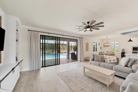 House in Bradenton, Florida 6 bedrooms, 324.23 sq.m. № 1858326 - photo 12