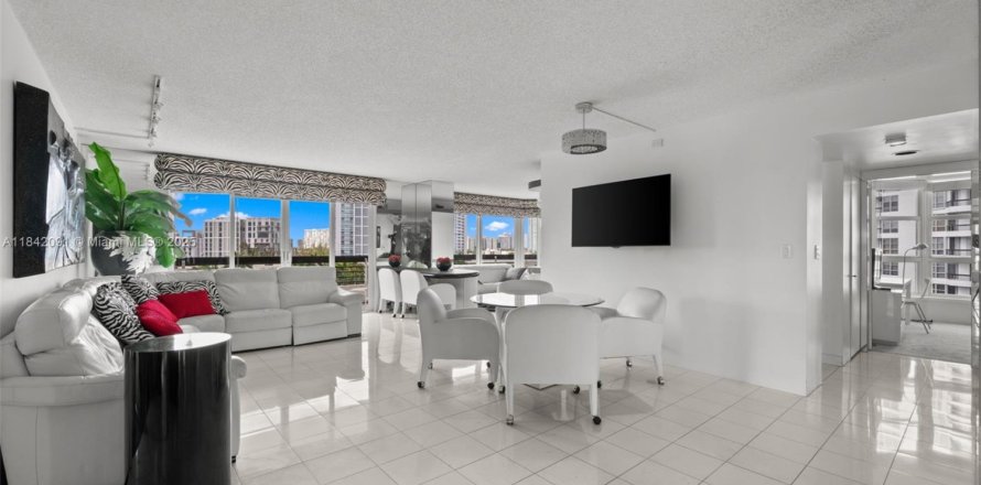 Condo à Aventura, Floride, 2 chambres № 1834480