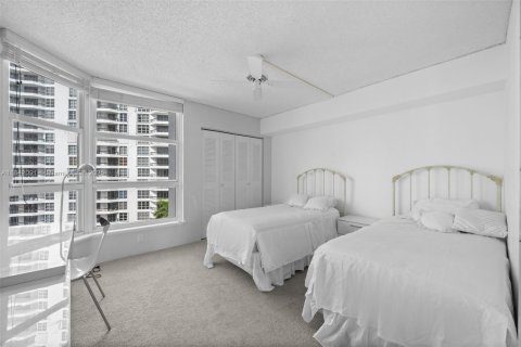 Condo in Aventura, Florida, 2 bedrooms № 1834480 - photo 12