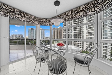 Condo in Aventura, Florida, 2 bedrooms № 1834480 - photo 27