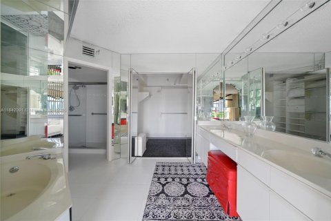 Condo in Aventura, Florida, 2 bedrooms № 1834480 - photo 17
