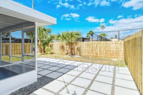 Снять в аренду квартиру в Сарасота, Флорида 2 спальни, 75.62м2, № 1848458 - фото 12