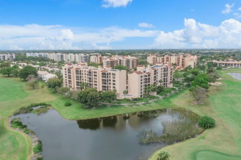 Condo in Boca Raton, Florida, 2 bedrooms  № 1065688 - photo 1