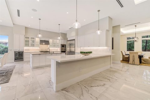 House in Pinecrest, Florida 5 bedrooms, 517 sq.m. № 2397734 - photo 13