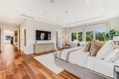 House in Pinecrest, Florida 5 bedrooms, 517 sq.m. № 2397734 - photo 27