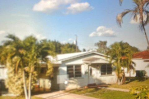Casa en venta en Miami, Florida, 3 dormitorios, 111.11 m2 № 1119952 - foto 1