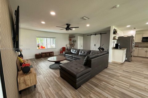 Villa ou maison à vendre à Homestead, Floride: 3 chambres, 157.47 m2 № 1968441 - photo 11