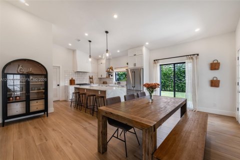 House in Plantation, Florida 4 bedrooms, 235.79 sq.m. № 2065658 - photo 20