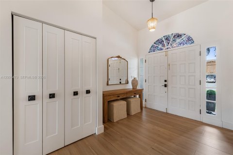 House in Plantation, Florida 4 bedrooms, 235.79 sq.m. № 2065658 - photo 13