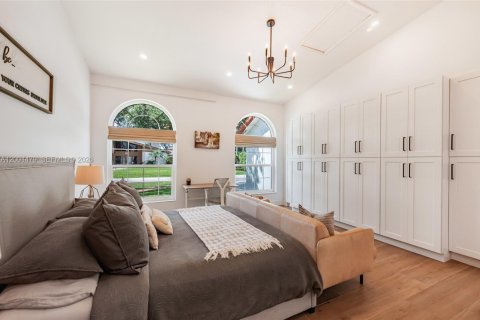 House in Plantation, Florida 4 bedrooms, 235.79 sq.m. № 2065658 - photo 24