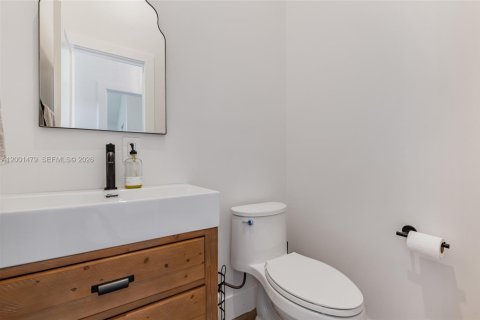 House in Plantation, Florida 4 bedrooms, 235.79 sq.m. № 2065658 - photo 30