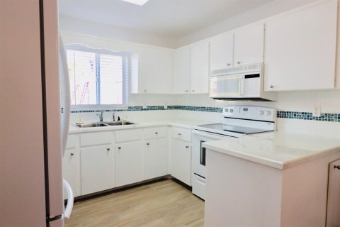 Снять в аренду квартиру в Нью-Смирна-Бич, Флорида 2 спальни, 175.31м2, № 1552895 - фото 8