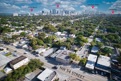 Купить коммерческую недвижимость в Майами, Флорида № 1985183 - фото 4