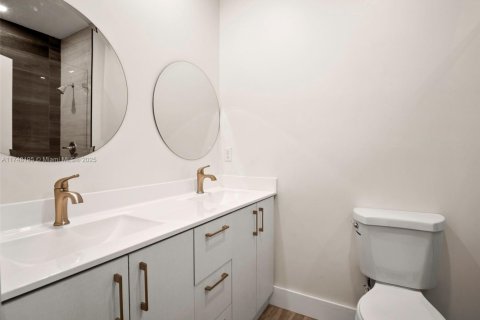 Купить коммерческую недвижимость в Майами, Флорида № 1985183 - фото 19