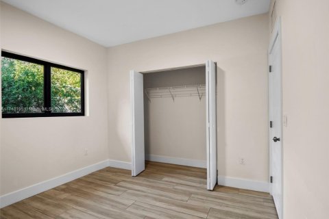 Купить коммерческую недвижимость в Майами, Флорида № 1985183 - фото 15