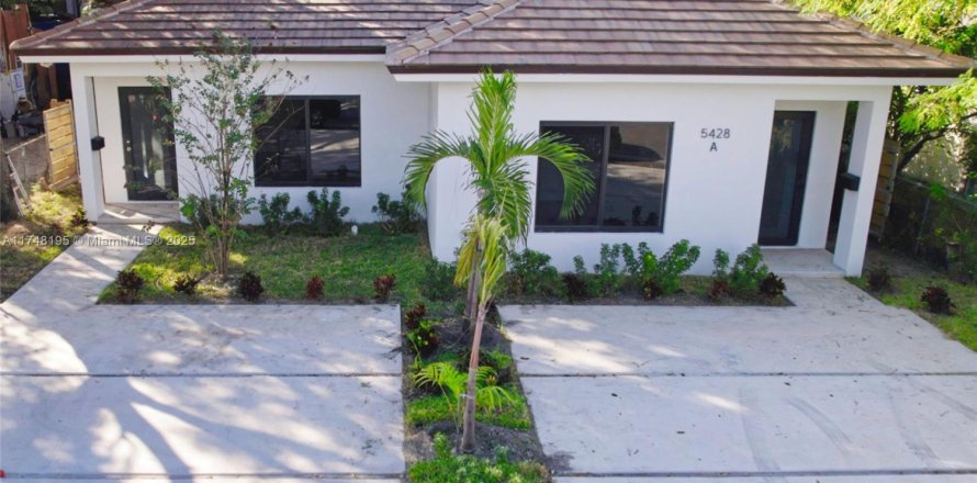 Коммерческая недвижимость в Майами, Флорида № 1985183