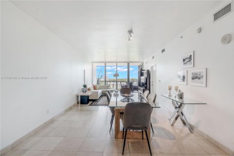 Condominio en venta en Miami, Florida, 2 dormitorios, 109.07 m2 № 1644810 - foto 13