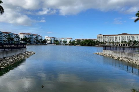 Copropriété à louer à Doral, Floride: 3 chambres № 1806185 - photo 2