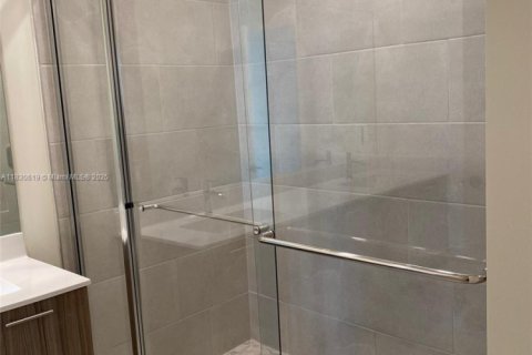 Copropriété à louer à Doral, Floride: 3 chambres № 1806185 - photo 12