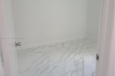 Apartment in Miami, Florida 2 bedrooms, 72.65 sq.m. № 2001018 - photo 18