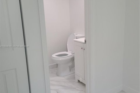 Apartment in Miami, Florida 2 bedrooms, 72.65 sq.m. № 2001018 - photo 17