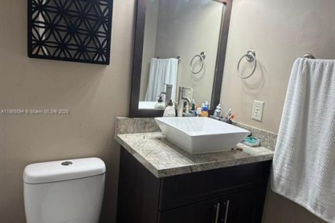 Townhouse in Miami, Florida 3 bedrooms, 144 sq.m. № 1894273 - photo 21