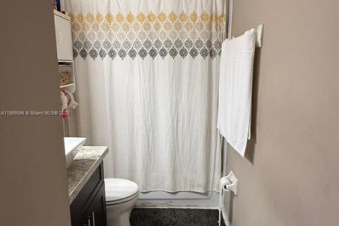 Townhouse in Miami, Florida 3 bedrooms, 144 sq.m. № 1894273 - photo 8