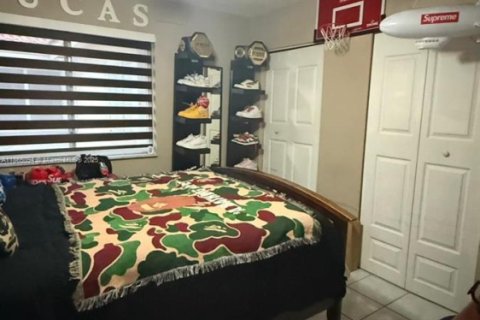 Townhouse in Miami, Florida 3 bedrooms, 144 sq.m. № 1894273 - photo 9