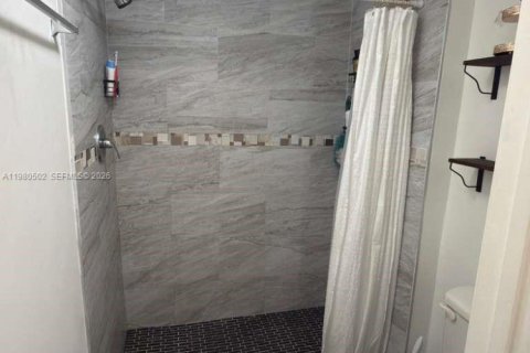 Снять в аренду кондоминиум в Санрайз, Флорида 2 спальни, 95.13м2, № 2043445 - фото 16