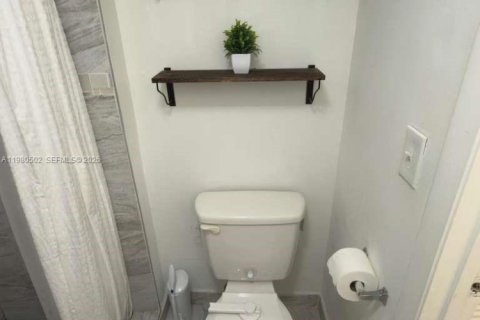 Снять в аренду кондоминиум в Санрайз, Флорида 2 спальни, 95.13м2, № 2043445 - фото 17