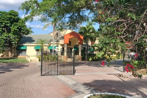 Снять в аренду кондоминиум в Санрайз, Флорида 2 спальни, 95.13м2, № 2043445 - фото 29