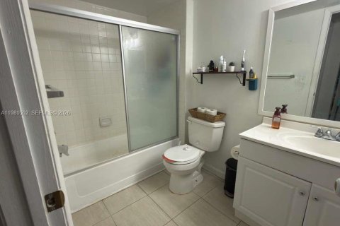 Снять в аренду кондоминиум в Санрайз, Флорида 2 спальни, 95.13м2, № 2043445 - фото 19