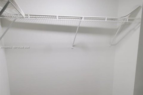 Снять в аренду кондоминиум в Санрайз, Флорида 2 спальни, 95.13м2, № 2043445 - фото 11