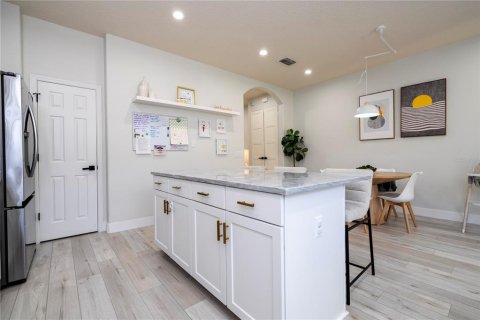 Townhouse in Windermere, Florida 3 bedrooms, 148.64 sq.m. № 2105042 - photo 25