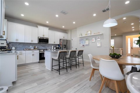 Townhouse in Windermere, Florida 3 bedrooms, 148.64 sq.m. № 2105042 - photo 20