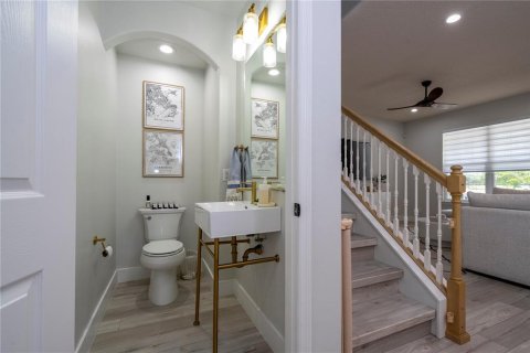 Townhouse in Windermere, Florida 3 bedrooms, 148.64 sq.m. № 2105042 - photo 17