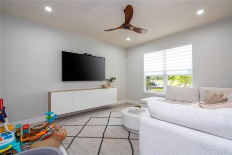 Townhouse in Windermere, Florida 3 bedrooms, 148.64 sq.m. № 2105042 - photo 8