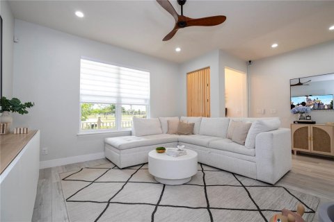 Townhouse in Windermere, Florida 3 bedrooms, 148.64 sq.m. № 2105042 - photo 9