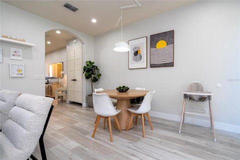 Townhouse in Windermere, Florida 3 bedrooms, 148.64 sq.m. № 2105042 - photo 26