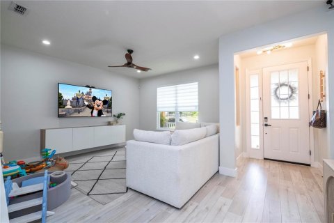 Townhouse in Windermere, Florida 3 bedrooms, 148.64 sq.m. № 2105042 - photo 7