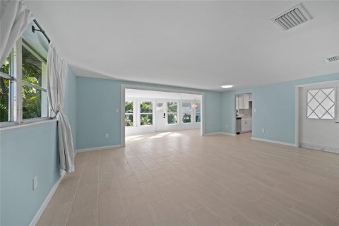 Villa ou maison à vendre à Port Charlotte, Floride: 3 chambres, 158.77 m2 № 1910593 - photo 4