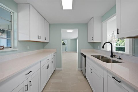 Villa ou maison à vendre à Port Charlotte, Floride: 3 chambres, 158.77 m2 № 1910593 - photo 13