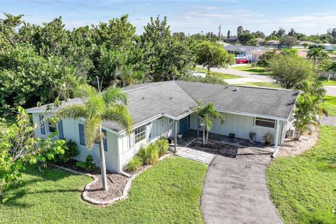 Villa ou maison à vendre à Port Charlotte, Floride: 3 chambres, 158.77 m2 № 1910593 - photo 29