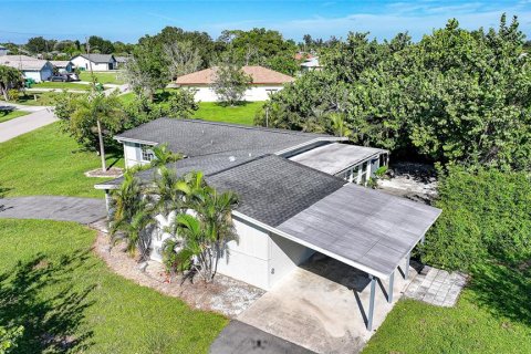 Villa ou maison à vendre à Port Charlotte, Floride: 3 chambres, 158.77 m2 № 1910593 - photo 28
