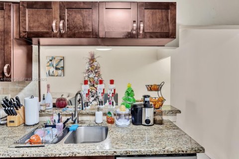 Снять в аренду кондоминиум в Майами, Флорида 2 спальни, 92.9м2, № 1989508 - фото 16