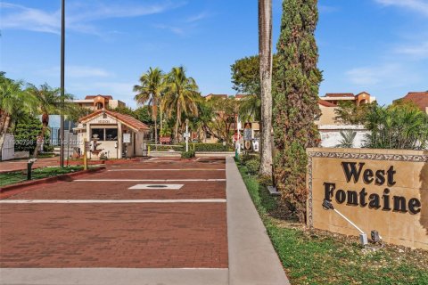 Снять в аренду кондоминиум в Майами, Флорида 2 спальни, 92.9м2, № 1989508 - фото 1