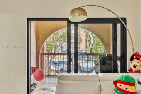 Снять в аренду кондоминиум в Майами, Флорида 2 спальни, 92.9м2, № 1989508 - фото 21