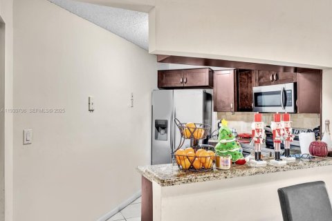 Снять в аренду кондоминиум в Майами, Флорида 2 спальни, 92.9м2, № 1989508 - фото 14
