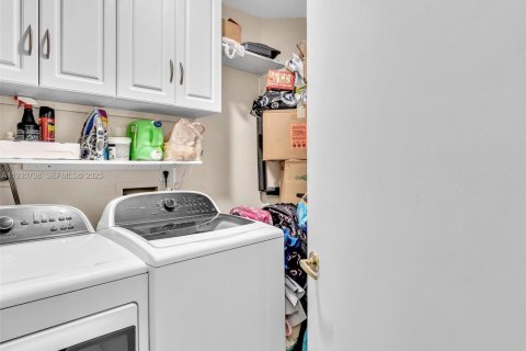 Снять в аренду кондоминиум в Майами, Флорида 2 спальни, 92.9м2, № 1989508 - фото 8