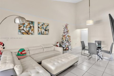 Снять в аренду кондоминиум в Майами, Флорида 2 спальни, 92.9м2, № 1989508 - фото 22